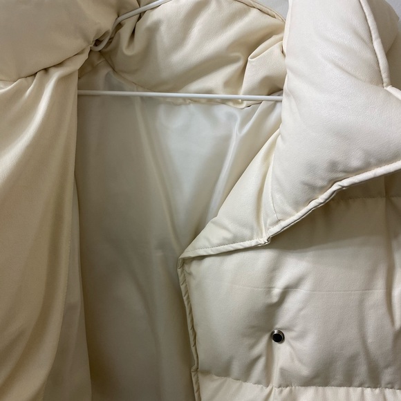 White puff jacket - Picture 3 of 4